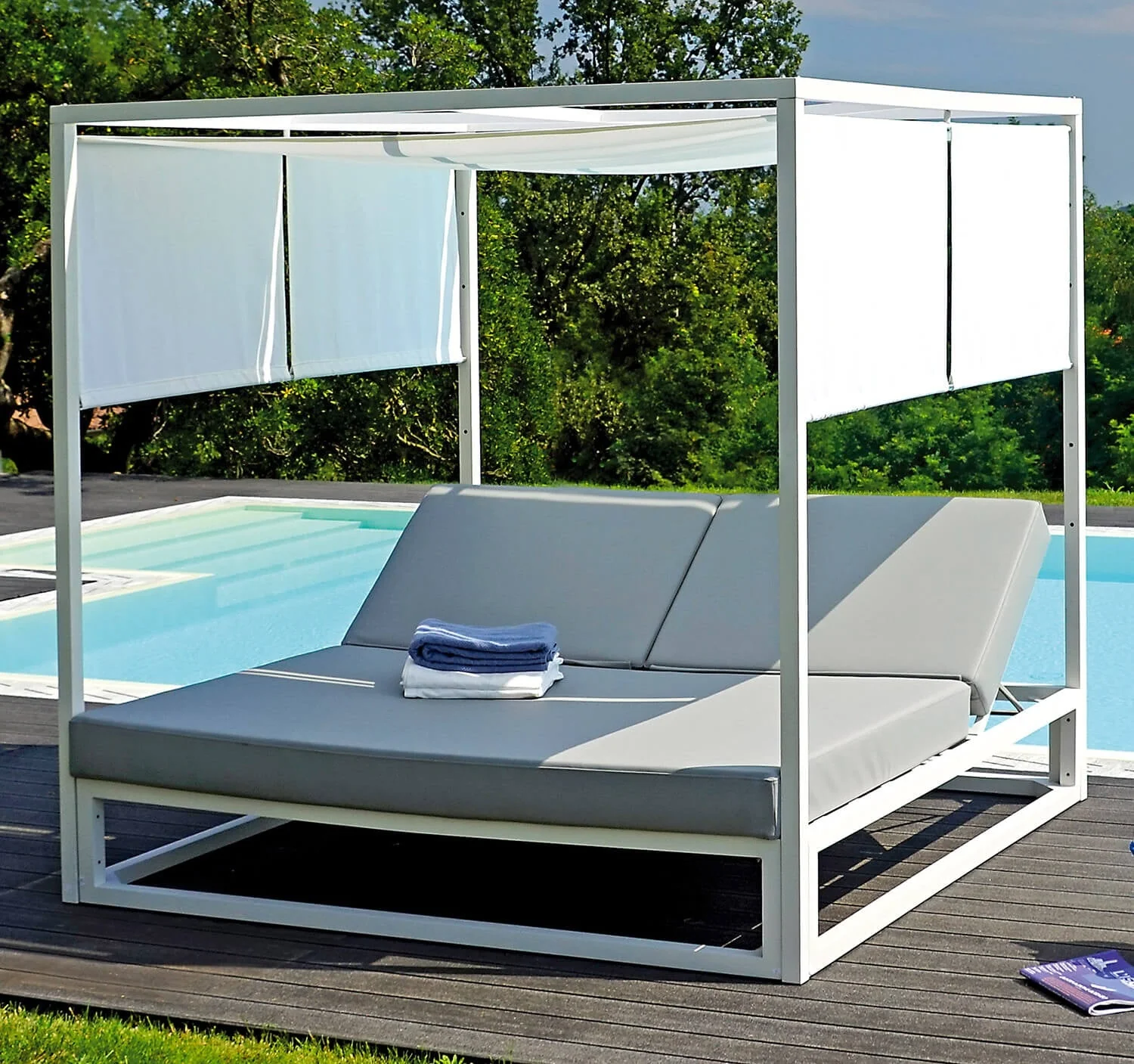 Lettino a Baldacchino da Esterno in Alluminio 195x195x200cm Vorghini Canopy Crema