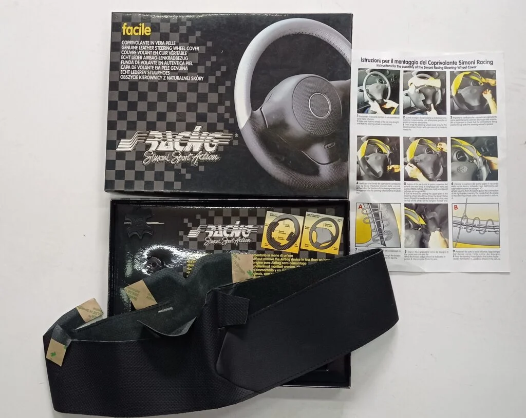 COPRIVOLANTE in pelle su misura SEAT IBIZA dal 1999 , CORDOBA dal 1999 e SEAT AROSA dal 1999 – NERO/NERO